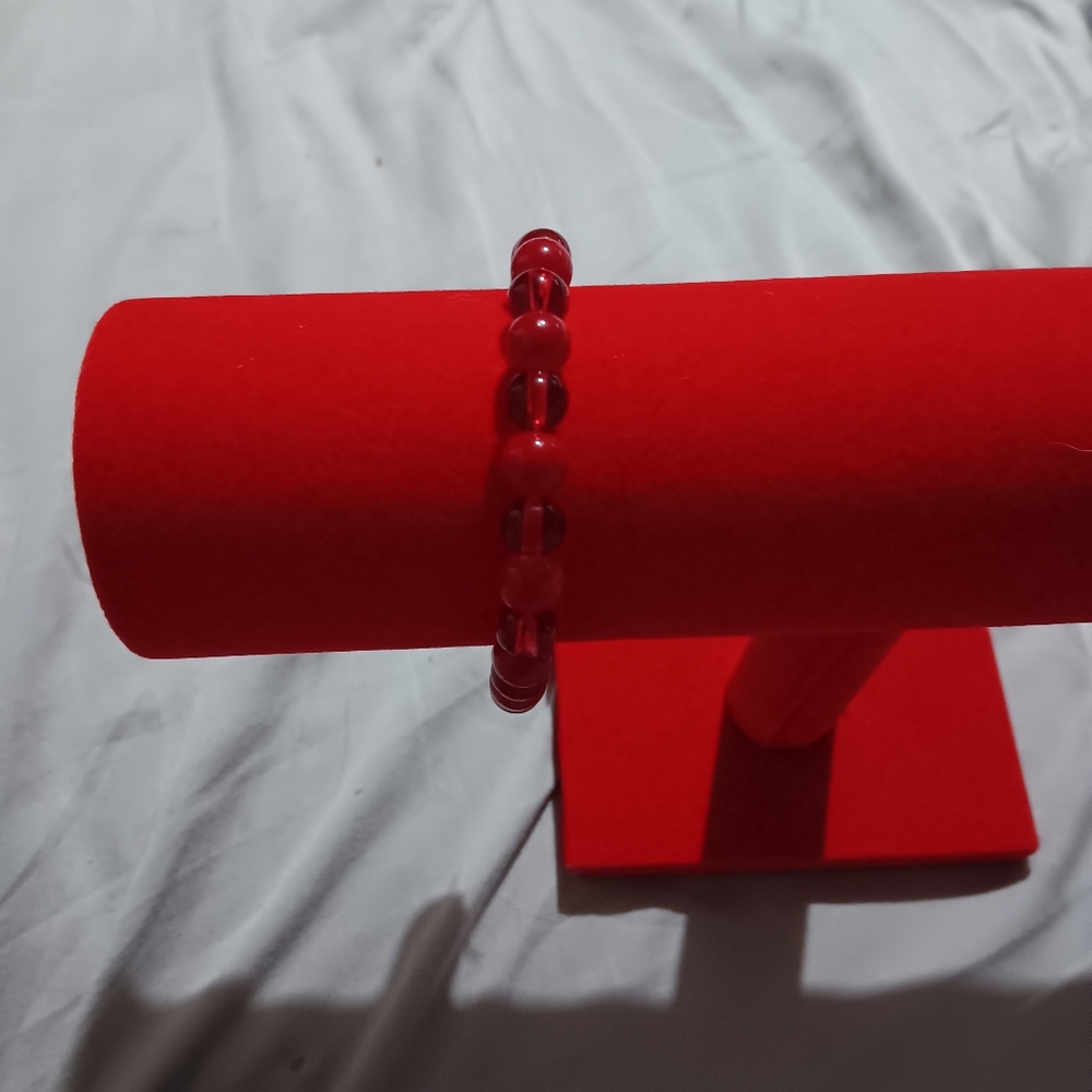 Red glass bed bracelet